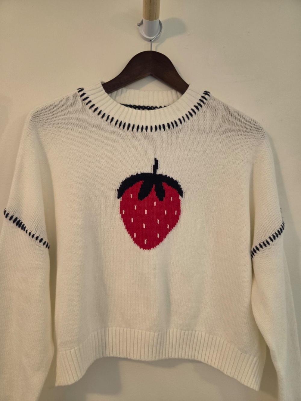 NWT Jessica Simpson XS white sweater cotton strawberry fruit coastal preppy - Picture 2 of 13